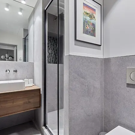 Residense Notre Dame De By Prestige * Parigi